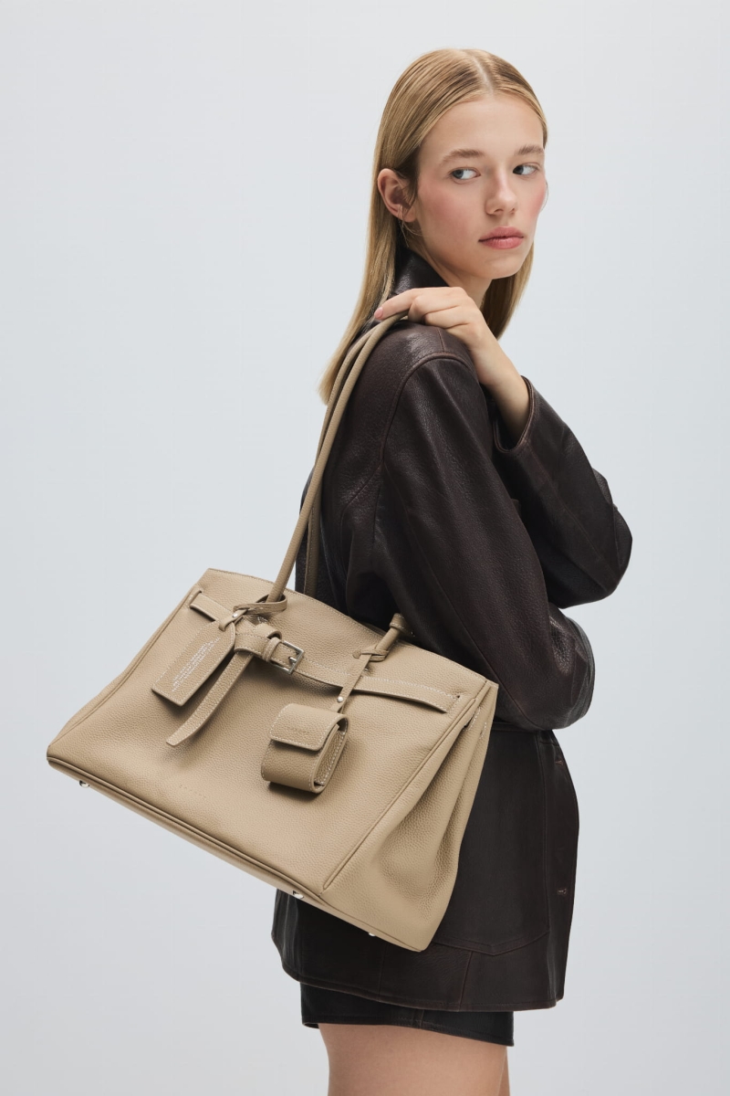 It Girl in Los Angeles Light Grey