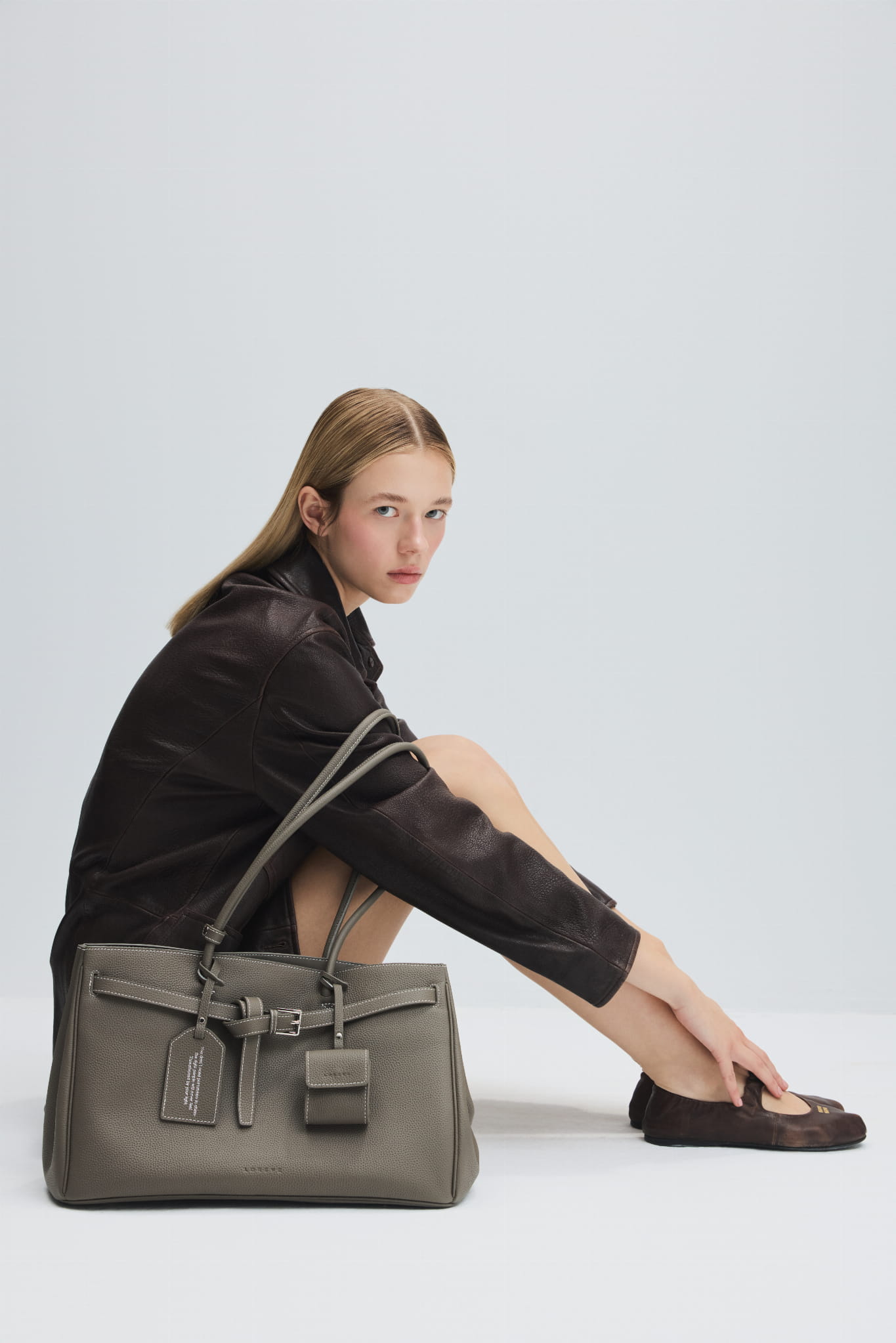 It Girl in Los Angeles Grey