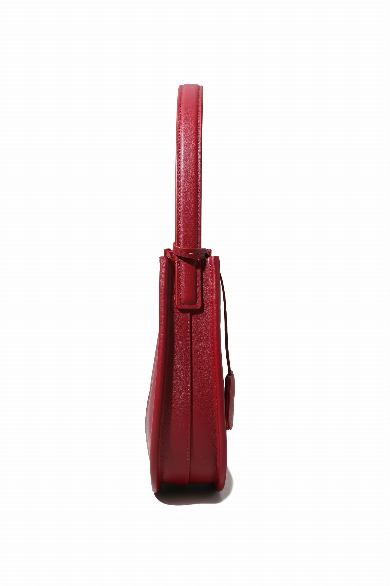 FIRST KISS IN BUENOS AIRES BROWN RED WINE